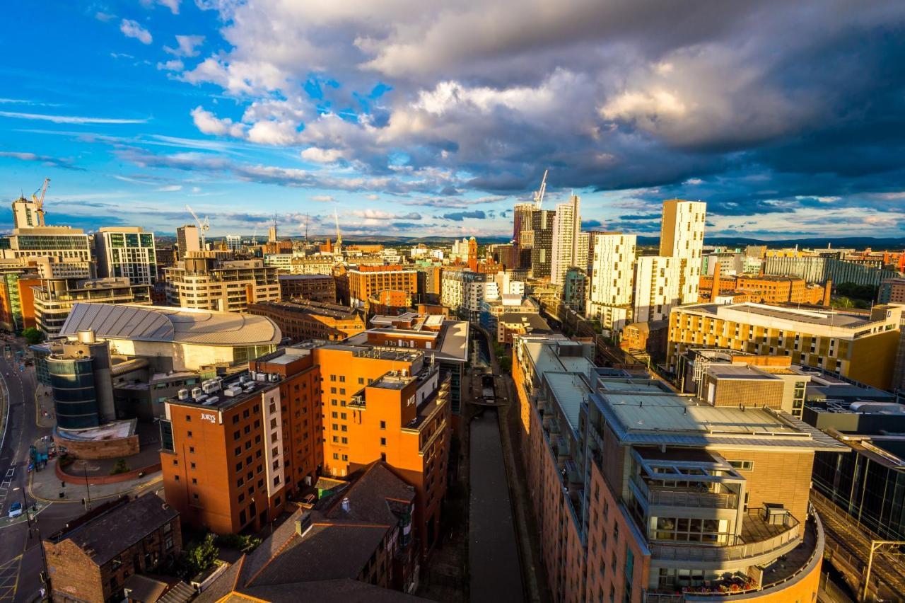 Hilltop Serviced Apartments - Deansgate แมนเชสเตอร์ ภายนอก รูปภาพ